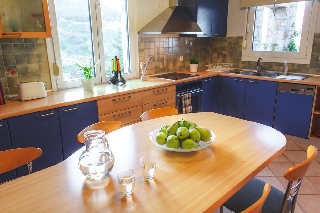 Wild Pear Villa ลิกาเรีย ภายนอก รูปภาพ