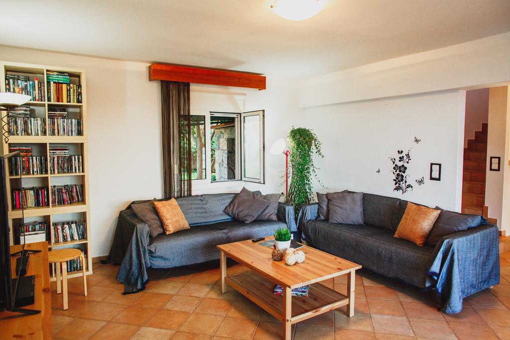 Wild Pear Villa ลิกาเรีย ภายนอก รูปภาพ