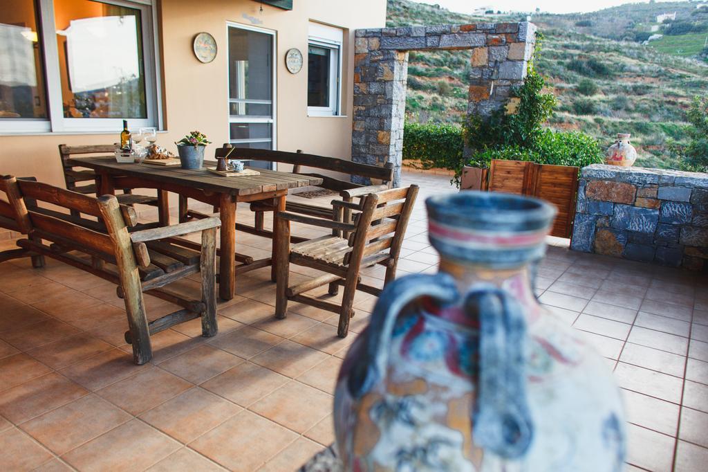 Wild Pear Villa ลิกาเรีย ภายนอก รูปภาพ