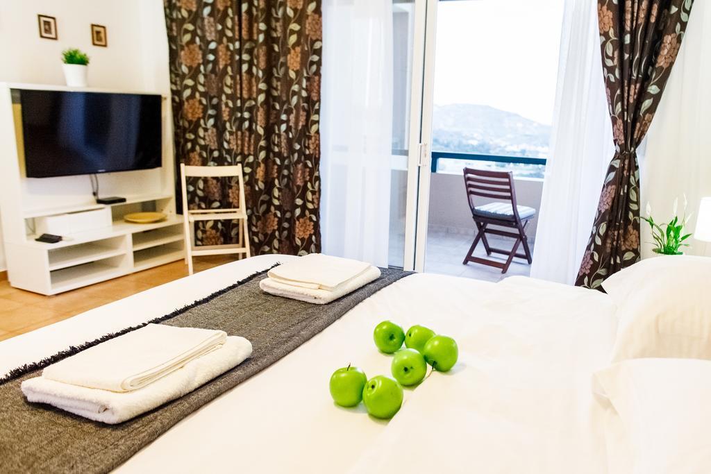 Wild Pear Villa ลิกาเรีย ภายนอก รูปภาพ